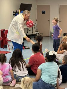 What a riot! On June 17th Richard Renner had kids and adults both cracking up with his hilarious antics! We were so happy to have you here!