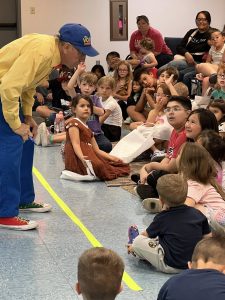 What a riot! On June 17th Richard Renner had kids and adults both cracking up with his hilarious antics! We were so happy to have you here!